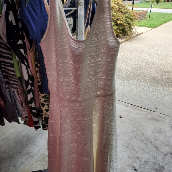 7 Dresses size small - Picture 5 of 9